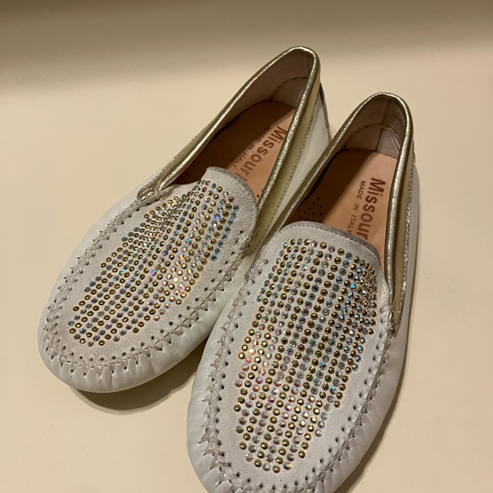 Girls White Leather Loafers with Rhinestones NWOT Size 31